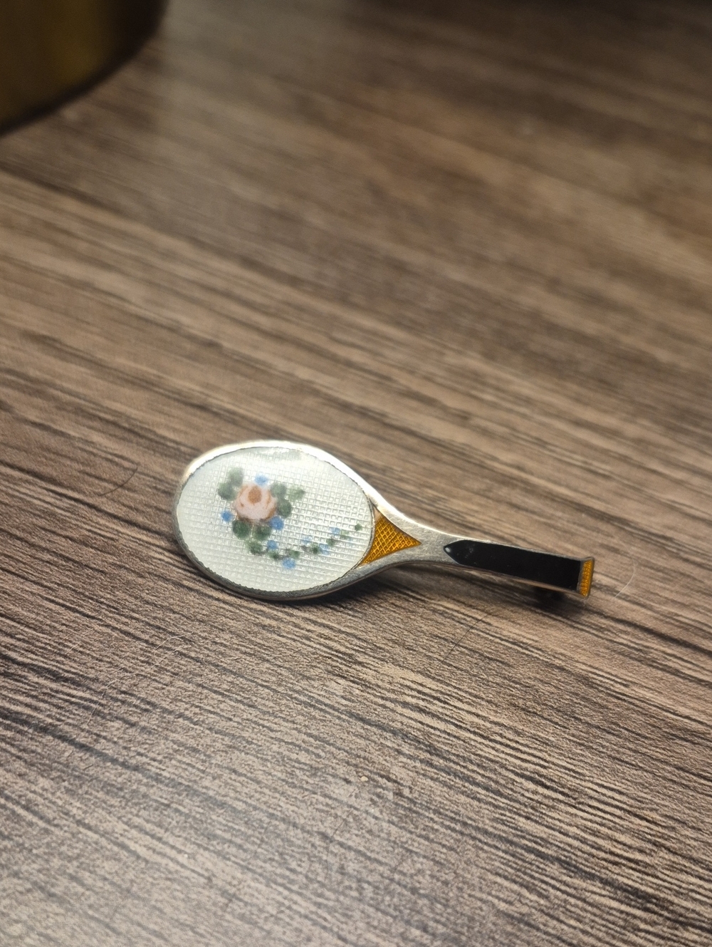 VINTAGE STERLING White Guilloche ENAMEL ROSE FLOWER MOTIF TENNIS RACKET BROOCH